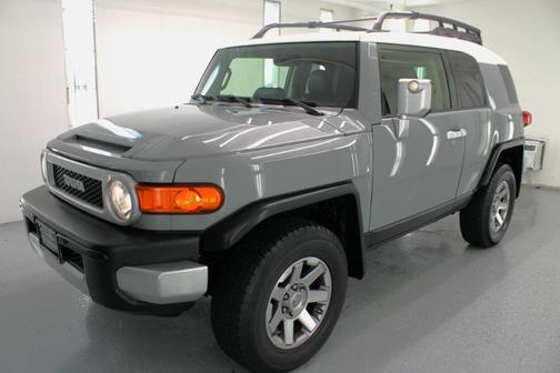 2014 Toyota FJ Cruiser Base