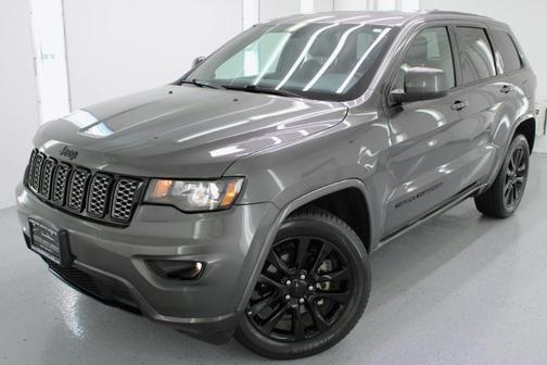 Gray 2019 Jeep Grand Cherokee Altitude