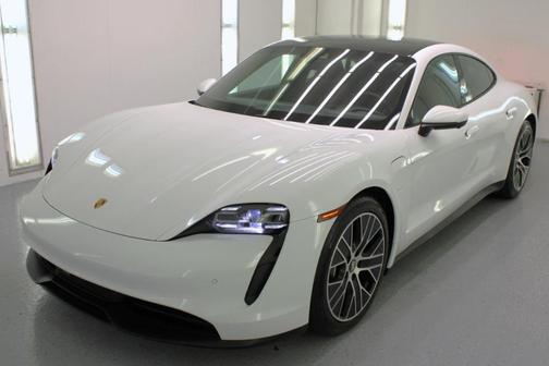 White 2022 Porsche Taycan Base