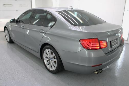 2011 BMW 528 i