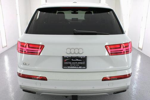 Glacier White Metallic 2019 Audi Q7 55 Prestige
