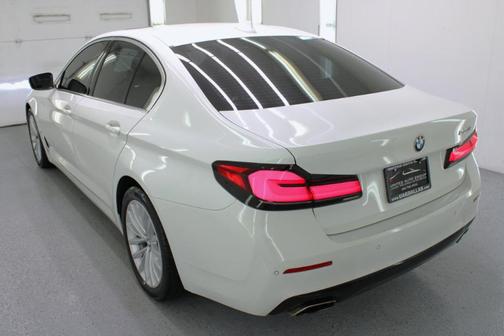 White 2021 BMW 530 i