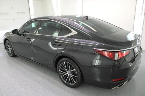 Black 2022 Lexus ES 350 Base