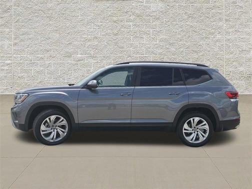Platinum Gray Metallic 2022 Volkswagen Atlas 3.6L SE w/Technology