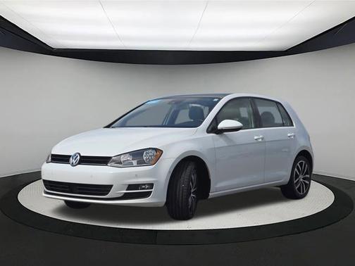 Pure White 2016 Volkswagen Golf TSI SE 4-Door