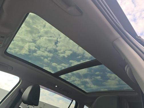 Deep Black Pearl Effect 2019 Volkswagen Tiguan 2.0T SEL