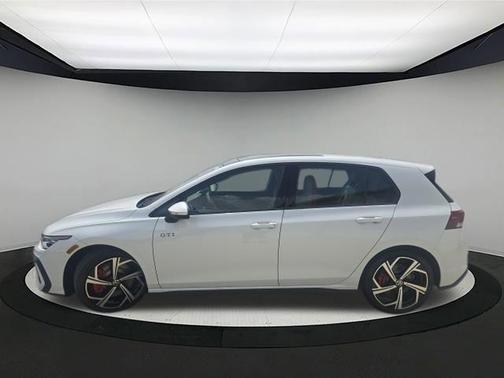 2025 Volkswagen Golf GTI 2.0T SE