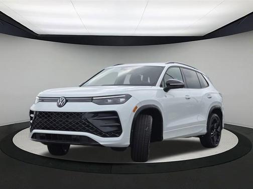 2025 Volkswagen Tiguan 2.0T SE R-Line Black