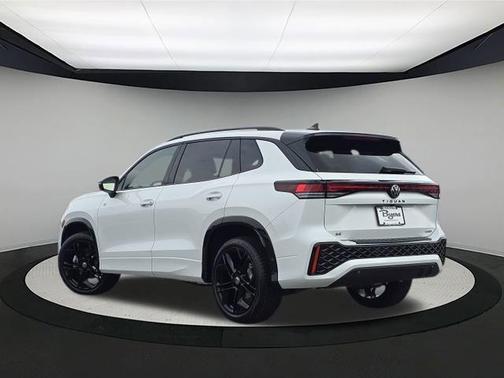 2025 Volkswagen Tiguan 2.0T SE R-Line Black