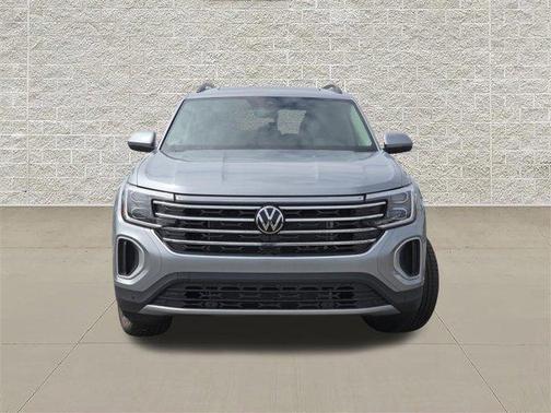 Silver Mist Metallic 2026 Volkswagen Atlas 2.0T SE W/TECHNOLOGY