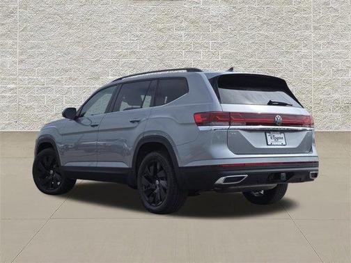 Silver Mist Metallic 2026 Volkswagen Atlas 2.0T SE W/TECHNOLOGY