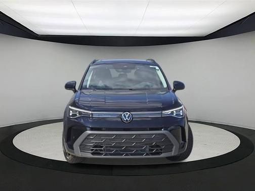 2025 Volkswagen Taos 1.5T SE Black
