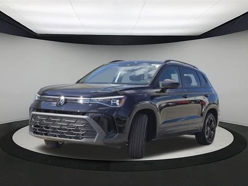 2025 Volkswagen Taos 1.5T SE Black