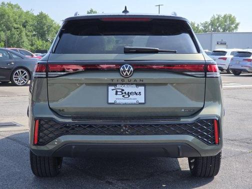 2025 Volkswagen Tiguan 2.0T SE R-Line Black