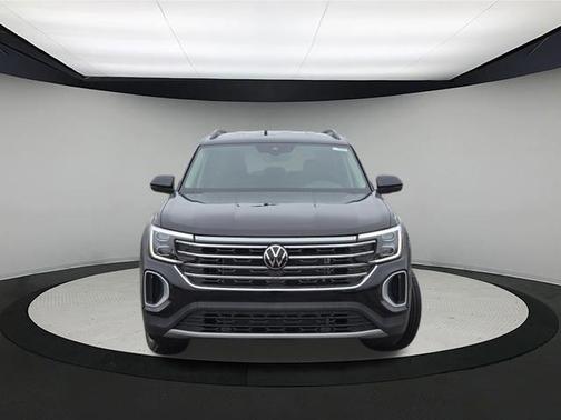 Deep Black Pearl Effect 2026 Volkswagen Atlas 2.0T SE