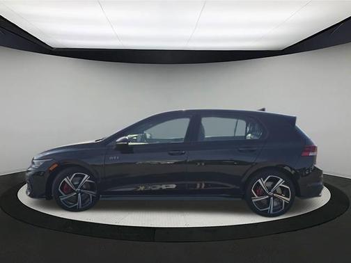 2025 Volkswagen Golf GTI 2.0T SE