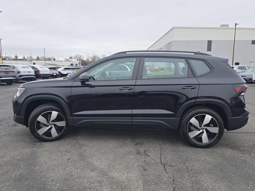 Deep Black Pearl 2026 Volkswagen Taos 1.5T S