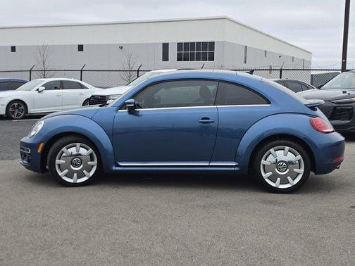 Silk Blue Metallic 2019 Volkswagen Beetle 2.0T SE