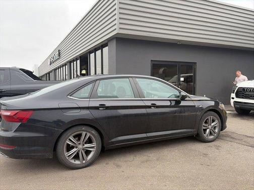 2021 Volkswagen Jetta 1.4T R-Line