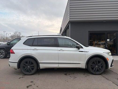 2022 Volkswagen Tiguan 2.0T SE R-Line Black
