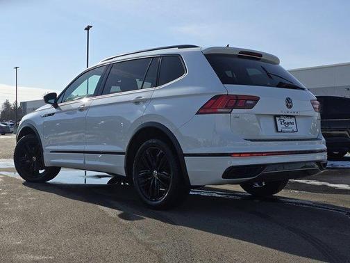 2022 Volkswagen Tiguan 2.0T SE R-Line Black