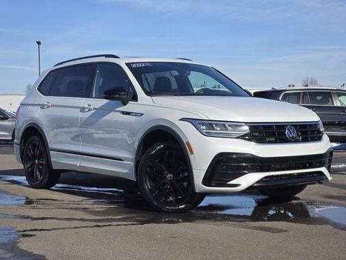 2022 Volkswagen Tiguan 2.0T SE R-Line Black