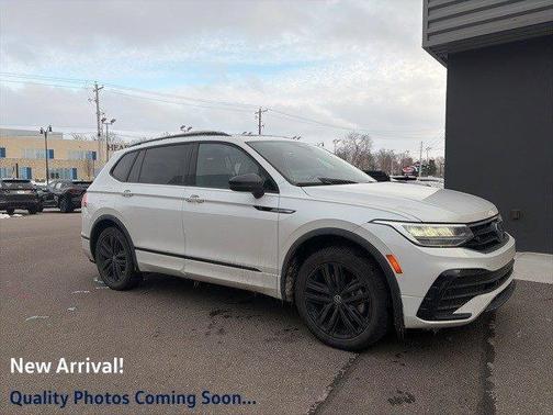 2022 Volkswagen Tiguan 2.0T SE R-Line Black