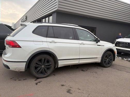2022 Volkswagen Tiguan 2.0T SE R-Line Black
