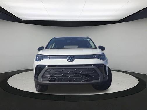 2025 Volkswagen Taos 1.5T SE Black