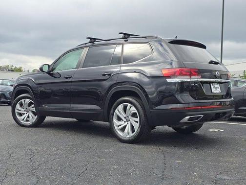 Deep Black Pearl Effect 2022 Volkswagen Atlas 3.6L SE w/Technology