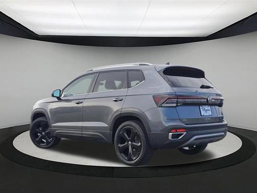 Platinum Gray Metallic 2026 Volkswagen Taos 1.5T SEL