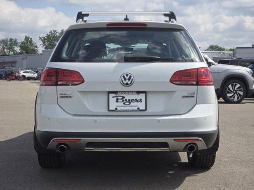 Pure White 2017 Volkswagen Golf Alltrack TSI SEL