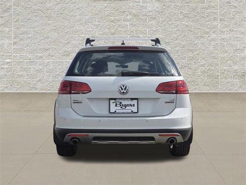 Pure White 2017 Volkswagen Golf Alltrack TSI SEL