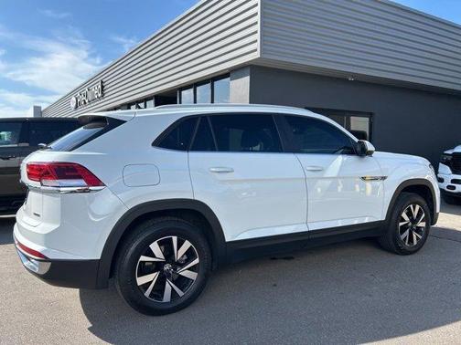 2022 Volkswagen Atlas Cross Sport 2.0T SE