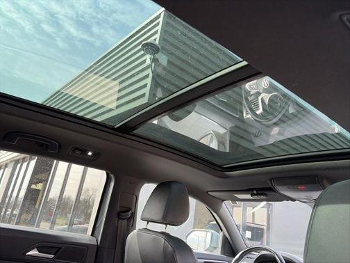 Pure Gray 2020 Volkswagen Atlas Cross Sport 2.0T SE w/Technology