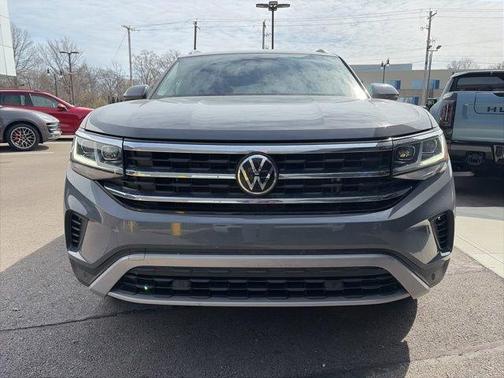 Pure Gray 2020 Volkswagen Atlas Cross Sport 2.0T SE w/Technology