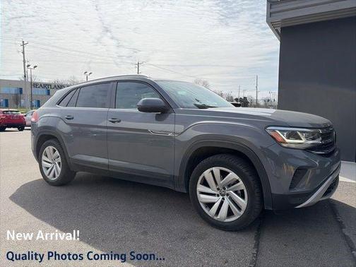 Pure Gray 2020 Volkswagen Atlas Cross Sport 2.0T SE w/Technology