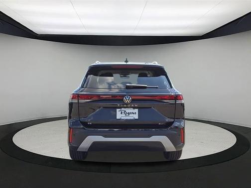2025 Volkswagen Tiguan 2.0T SE