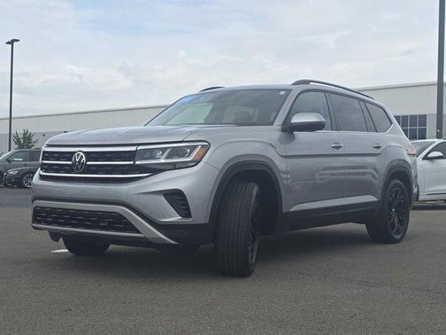 Pyrite Silver Metallic 2023 Volkswagen Atlas 3.6L SE w/Technology