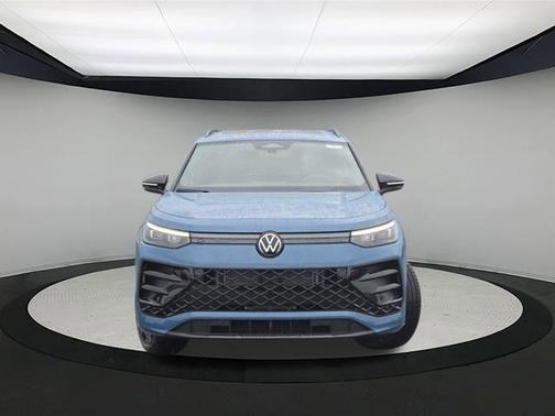 2025 Volkswagen Tiguan 2.0T SE R-Line Black