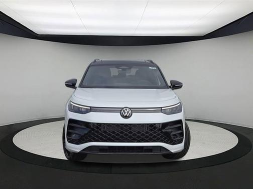 2025 Volkswagen Tiguan 2.0T SE R-Line Black