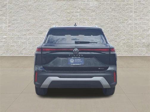 Deep Black Pearl Effect 2025 Volkswagen Tiguan 2.0T S