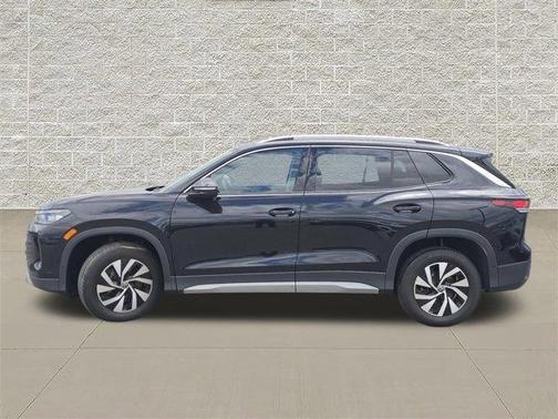 Deep Black Pearl Effect 2025 Volkswagen Tiguan 2.0T S