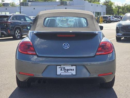 Gray 2014 Volkswagen Beetle 1.8T