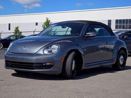 Gray 2014 Volkswagen Beetle 1.8T