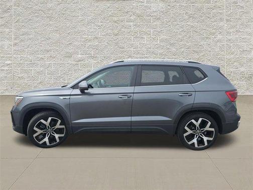 Platinum Gray Metallic 2023 Volkswagen Taos 1.5T SEL