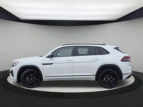 2026 Volkswagen Atlas Cross Sport 2.0T SEL R-Line Black