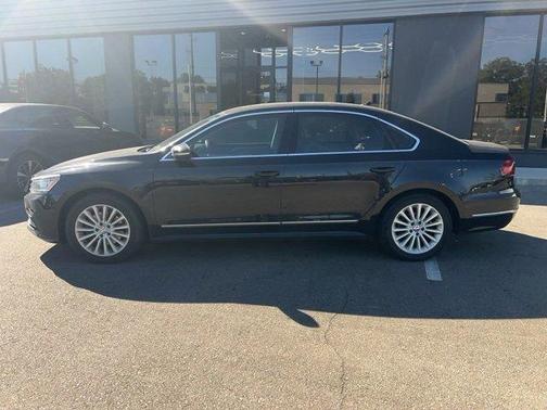 2017 Volkswagen Passat 1.8T SE