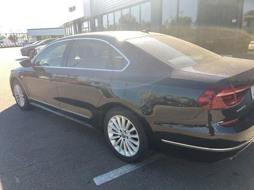 2017 Volkswagen Passat 1.8T SE