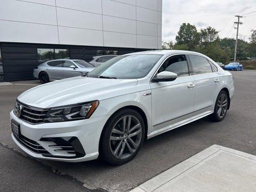 2017 Volkswagen Passat 1.8T R-Line